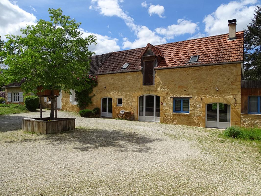 SAINT-GENIES Maison Saint Genies 8 pièce(s) 275 m2 1