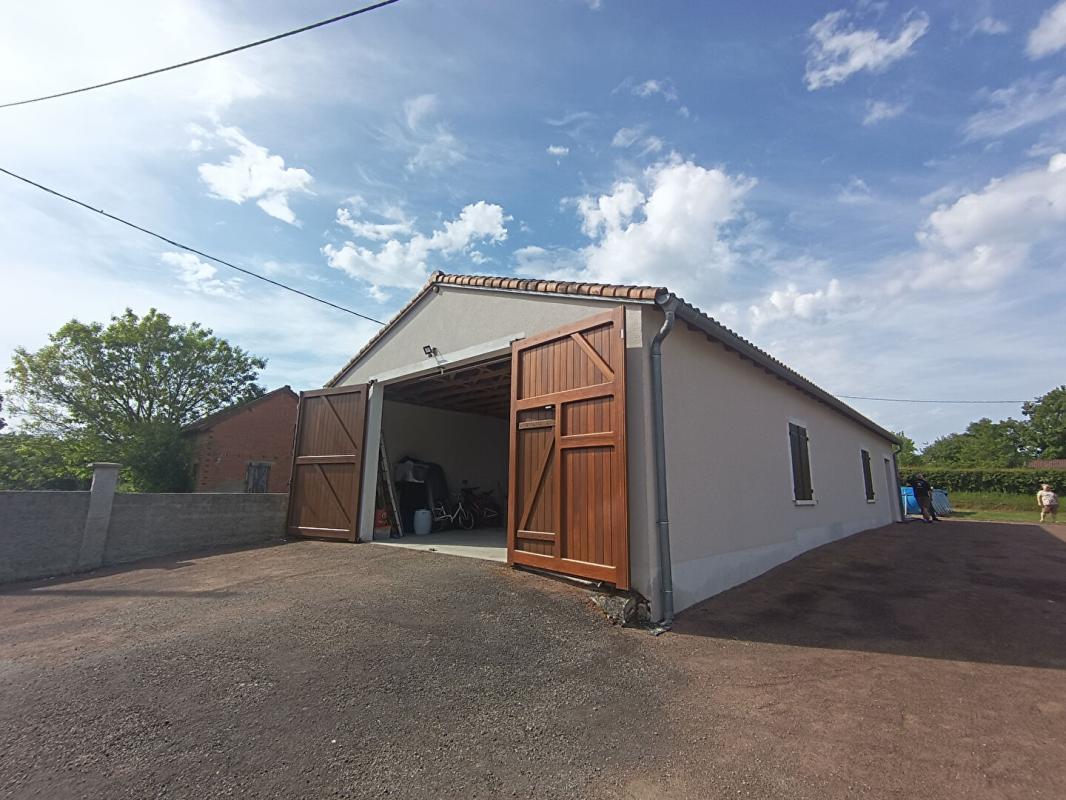 MAGNY-COURS MAISON IDEAL PASSIONNES DE VOITURES / ARTISAN 4