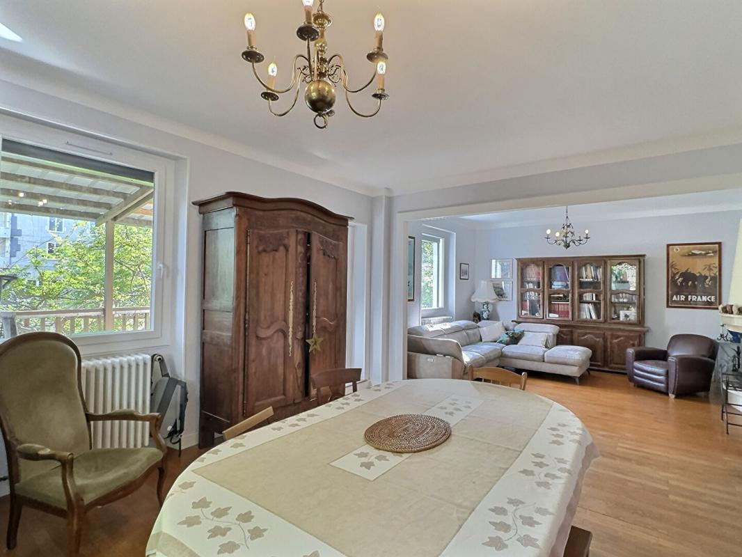 CHAMBERY Maison Chambéry- secteur Bissy- 8 pièces-184 m2 sur 400m2 de terrain 8