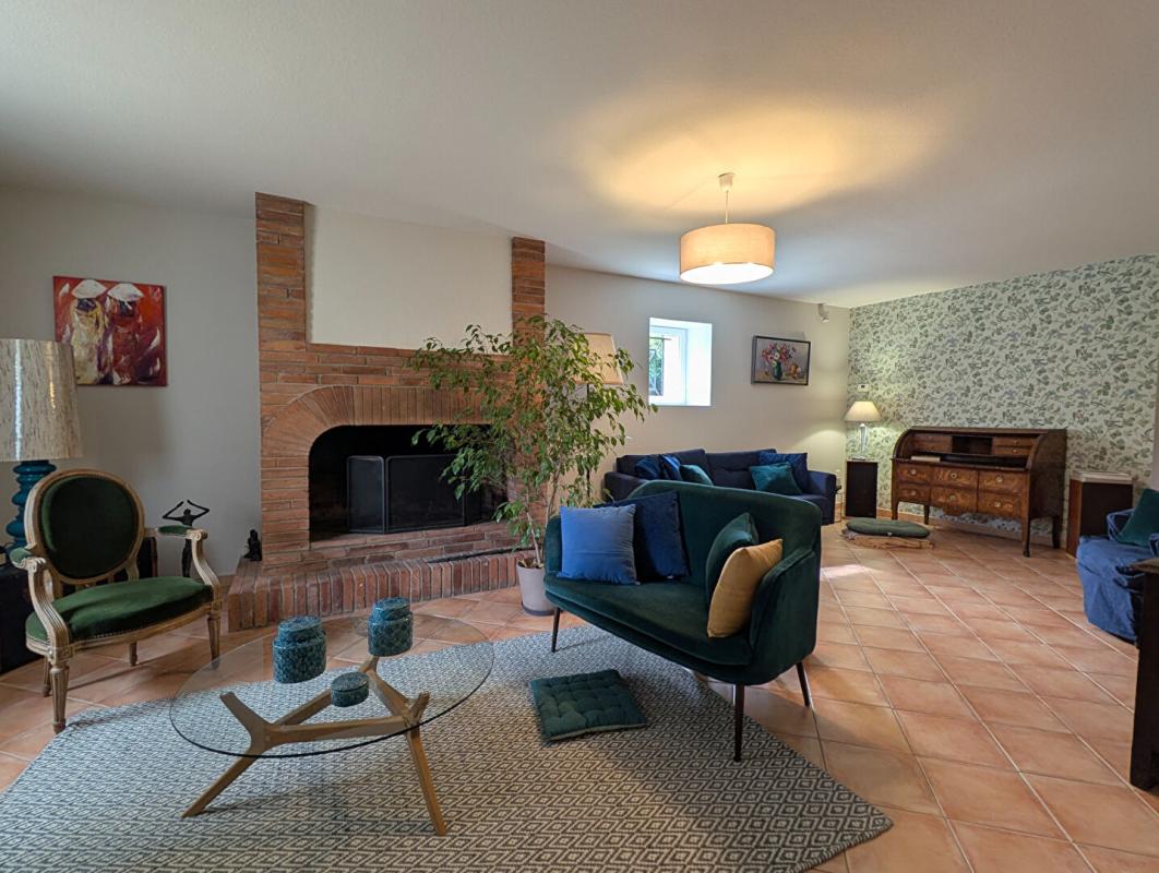 CAZERES Maison de Maître de 282 m² avec 5 chambres, dépendance et piscine sur terrain de 1585 m² 11