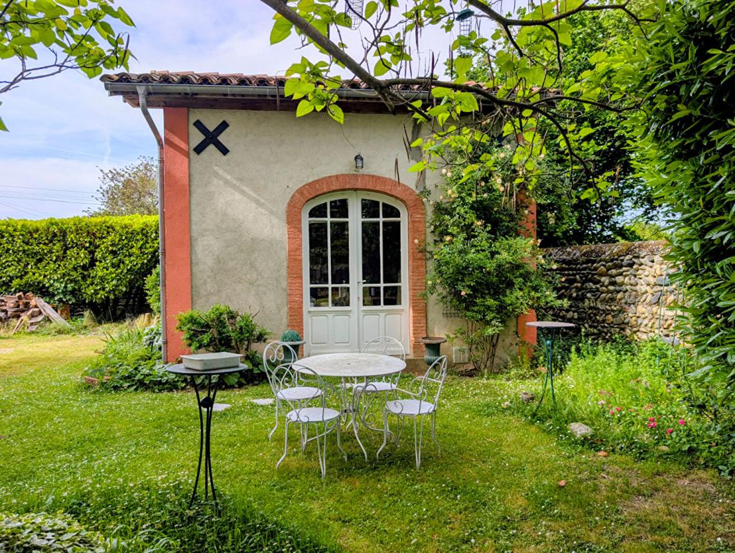 CAZERES Maison de Maître de 282 m² avec 5 chambres, dépendance et piscine sur terrain de 1585 m² 16