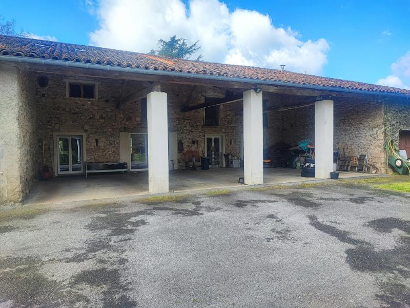 CASTRES ANCIEN CORPS DE FERME RÉNOVÉ  AVEC TERRASSES PISCINE ET DEPENDANCES  SUR 8700 m2 17