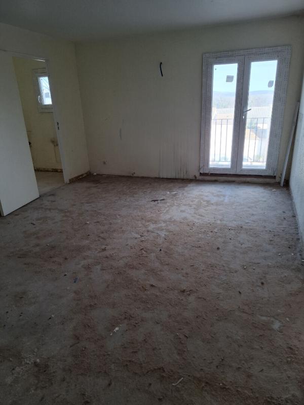 SAINT-CHRISTOL Saint-Christol (84), Appartement 68 m² avec grand balcon,  Fort potentiel 52 000 4