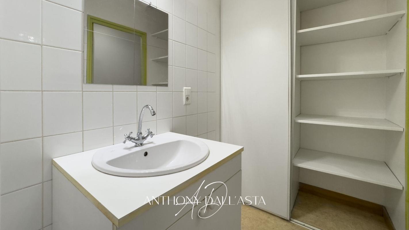 TREBES EXCLUSIVITÉ- Appartement meublé- 2 chambres- salon- cuisine- salle d'eau- wc 5