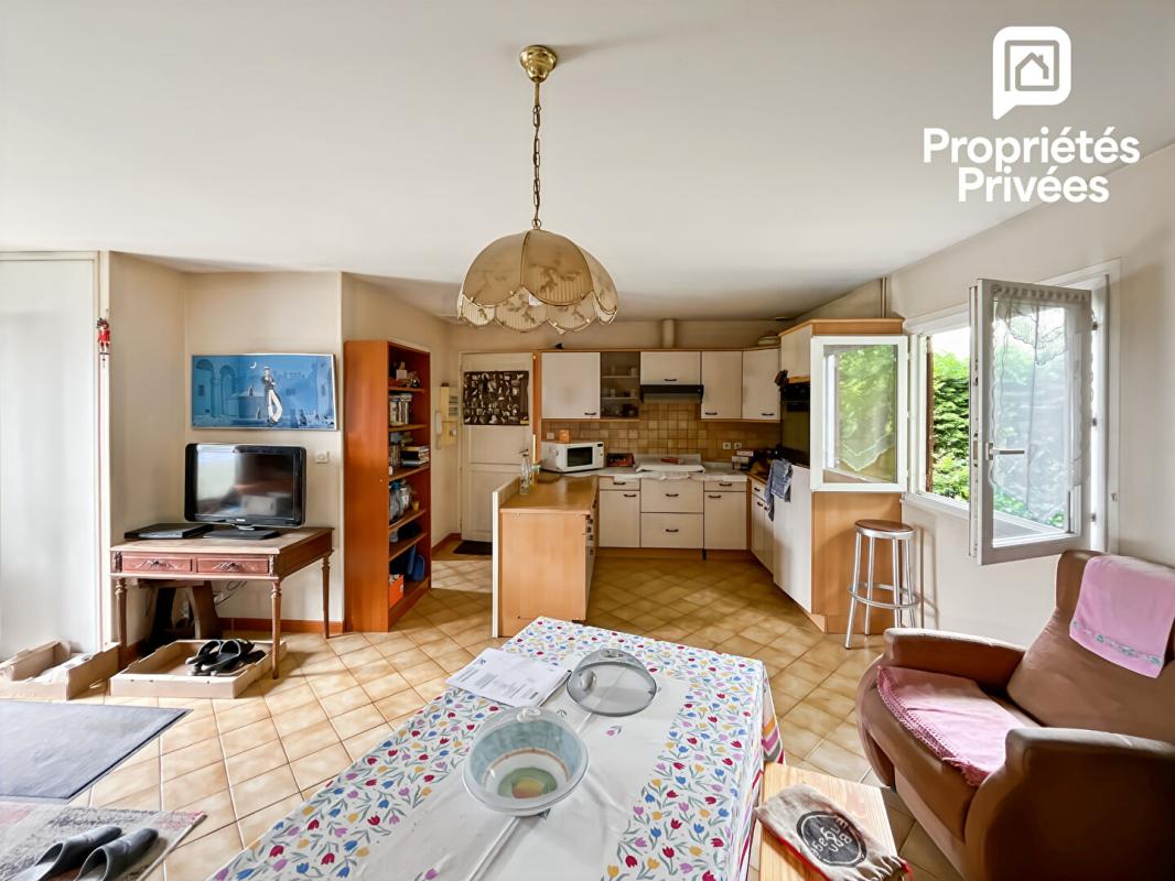 PUGNAC Maison à rénover avec terrain constructible de plus de 3 000 m² - Fort potentiel à Pugnac, proche commerces, projet de division en cours 10