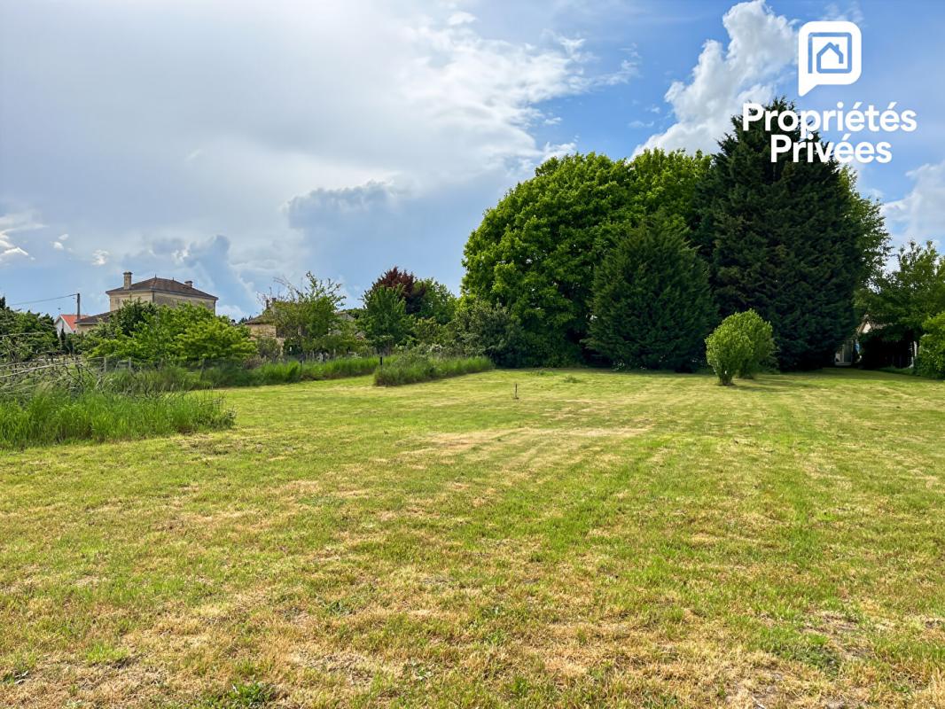 PUGNAC Maison à rénover avec terrain constructible de plus de 3 000 m² - Fort potentiel à Pugnac, proche commerces, projet de division en cours 14