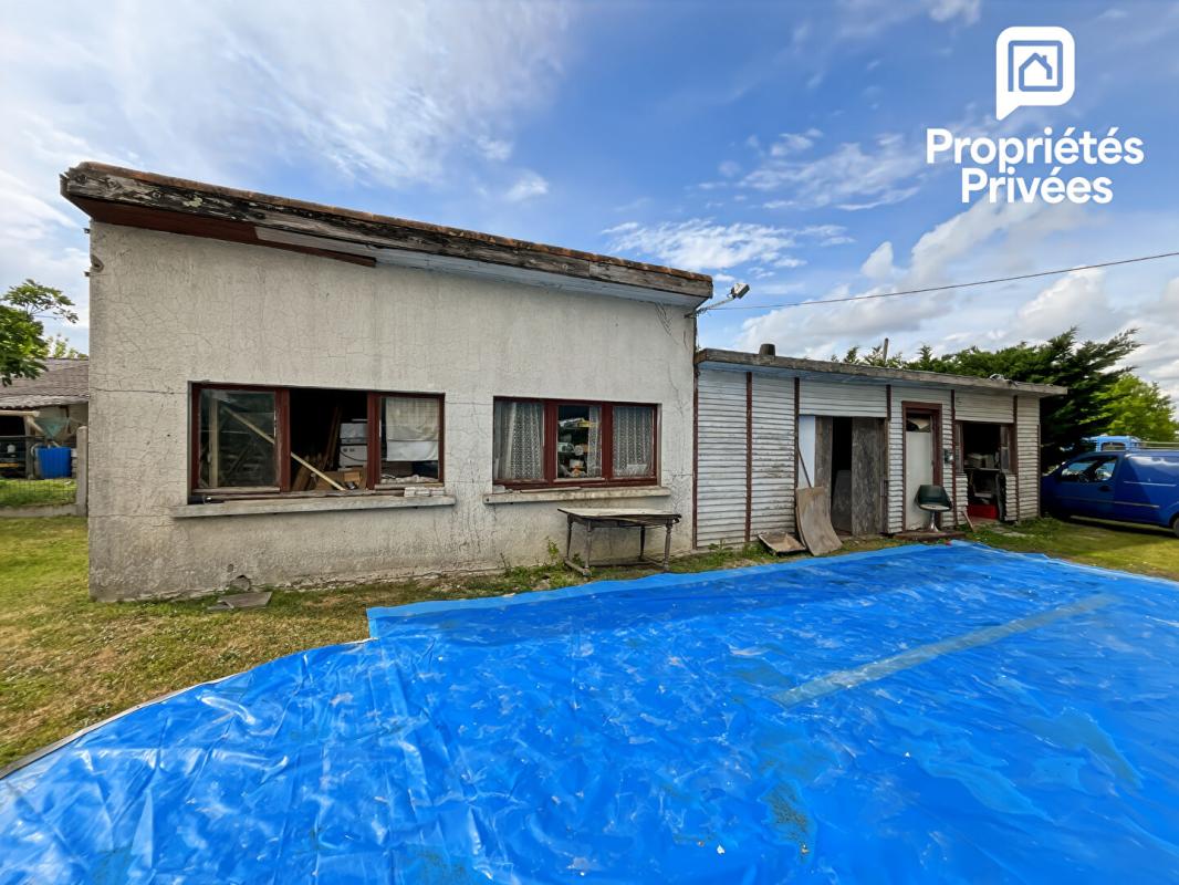 PUGNAC Maison à rénover avec terrain constructible de plus de 3 000 m² - Fort potentiel à Pugnac, proche commerces, projet de division en cours 4