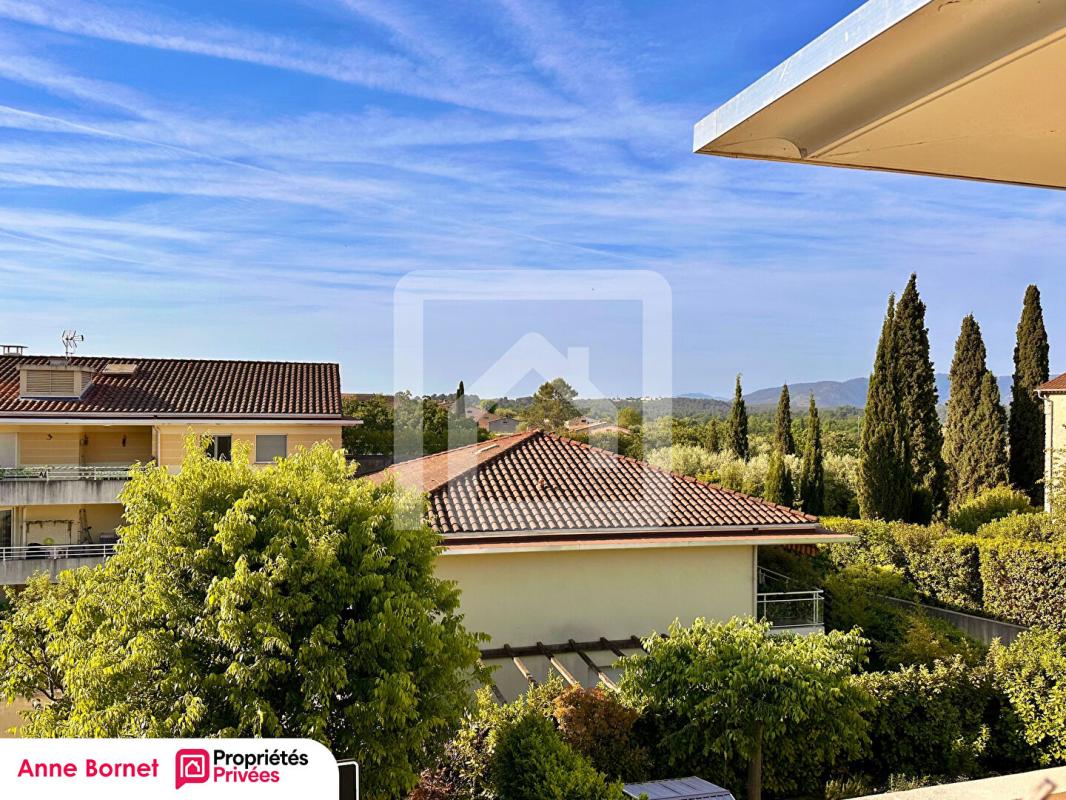 GRASSE Appartement 2 pièces avec terrasse exceptionnelle de près de 50 m2, double garage, cave 3