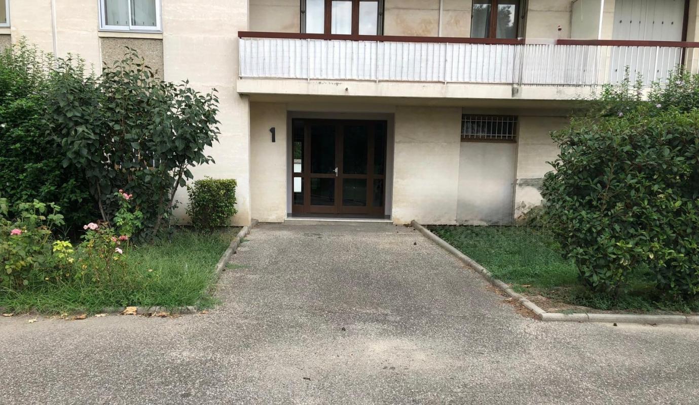 AVIGNON Appartement Avignon 3 pièce(s) 68 m2, balcon, loggia, place de parking 14