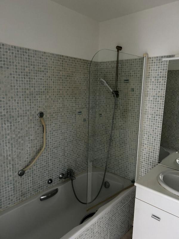 DRAGUIGNAN À louer, Appartement F2 avec garage et cave dans résidence proche de toutes commodités 5