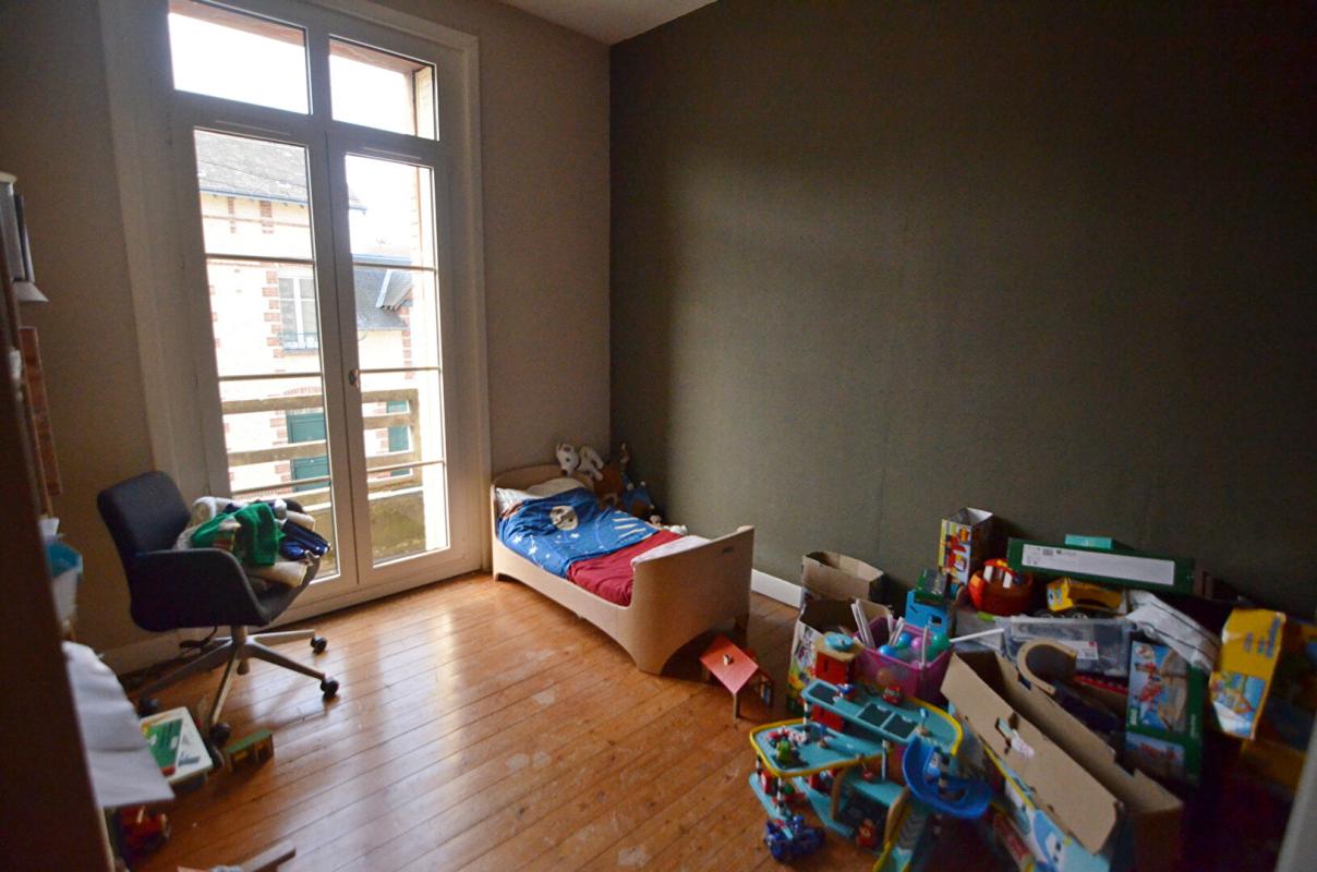 ALENCON Maison de ville dans quartier prisé 7