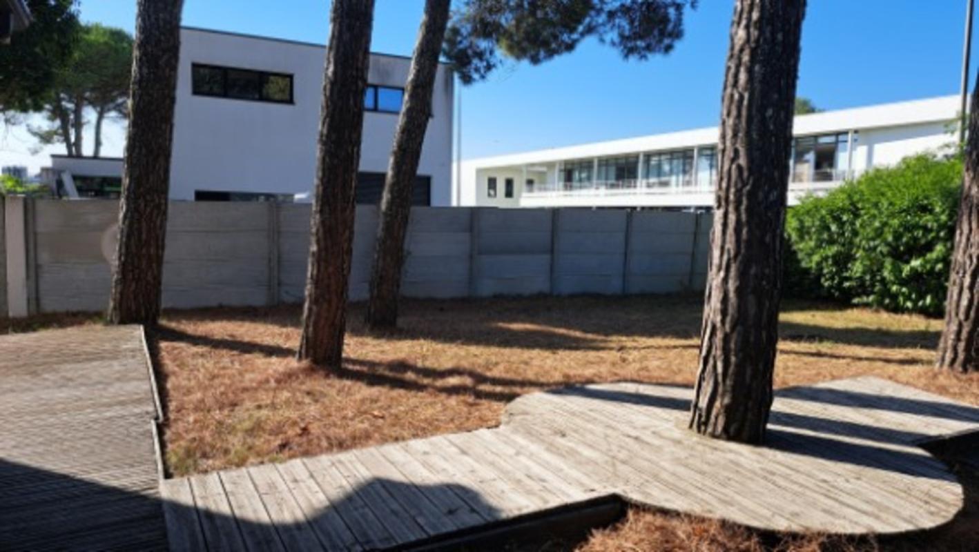 LE HAILLAN 33180  LE HAILLAN PROCHE BORDEAUX BUREAUX  A LOUER  227 m2 en R +1 7