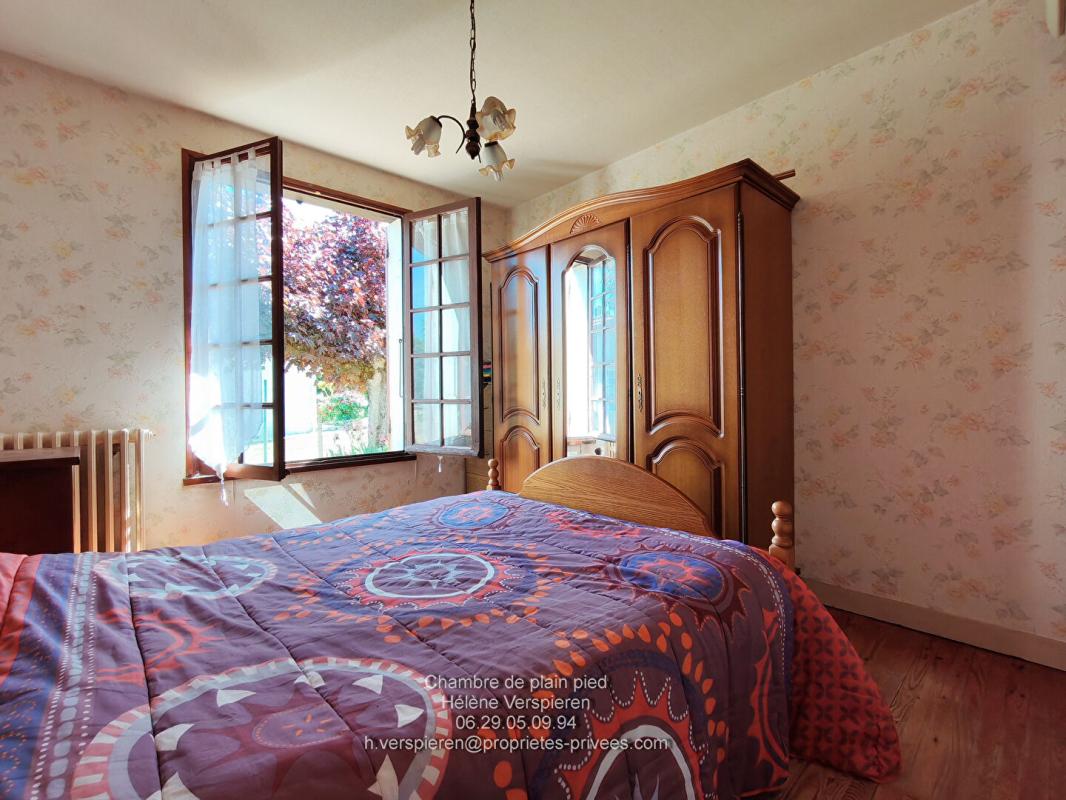 CALES Maison Cales 6 pièce(s) 4 chambres133 m2 Garage/dépendances et terrain constructible 6