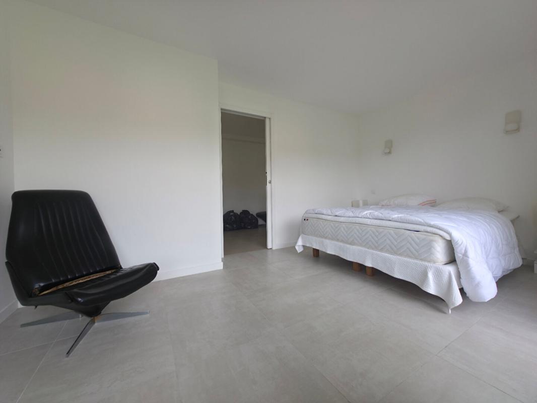 LE LAVANDOU Appartement Le Lavandou 4 pièce(s) 95 m2 A 2 MINUTES DE LA MER 7
