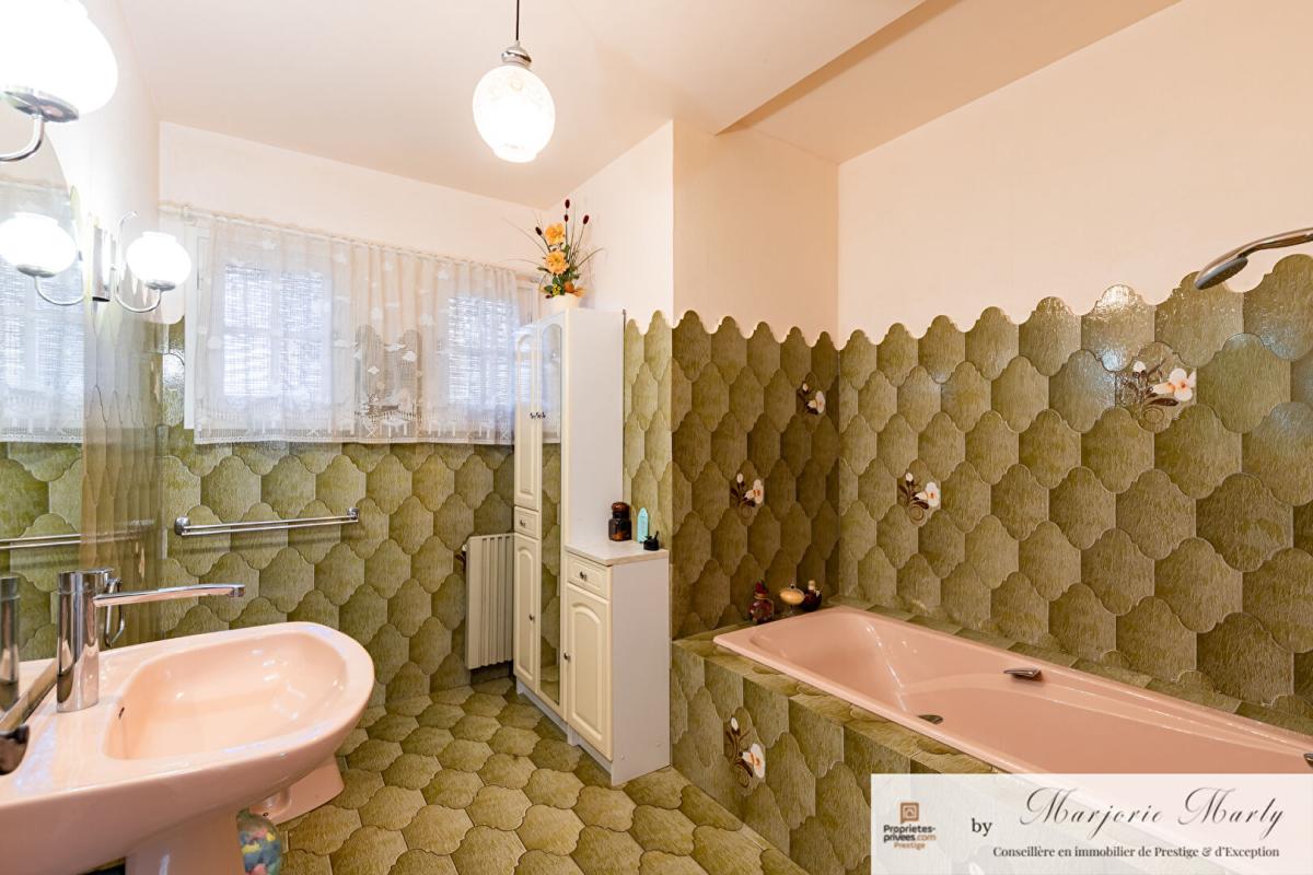 LEZIGNAN-CORBIERES A vendre Maison d'architecte - 136 m2  - LEZIGNAN CORBIERES (11200) - 249 000  HAI 18