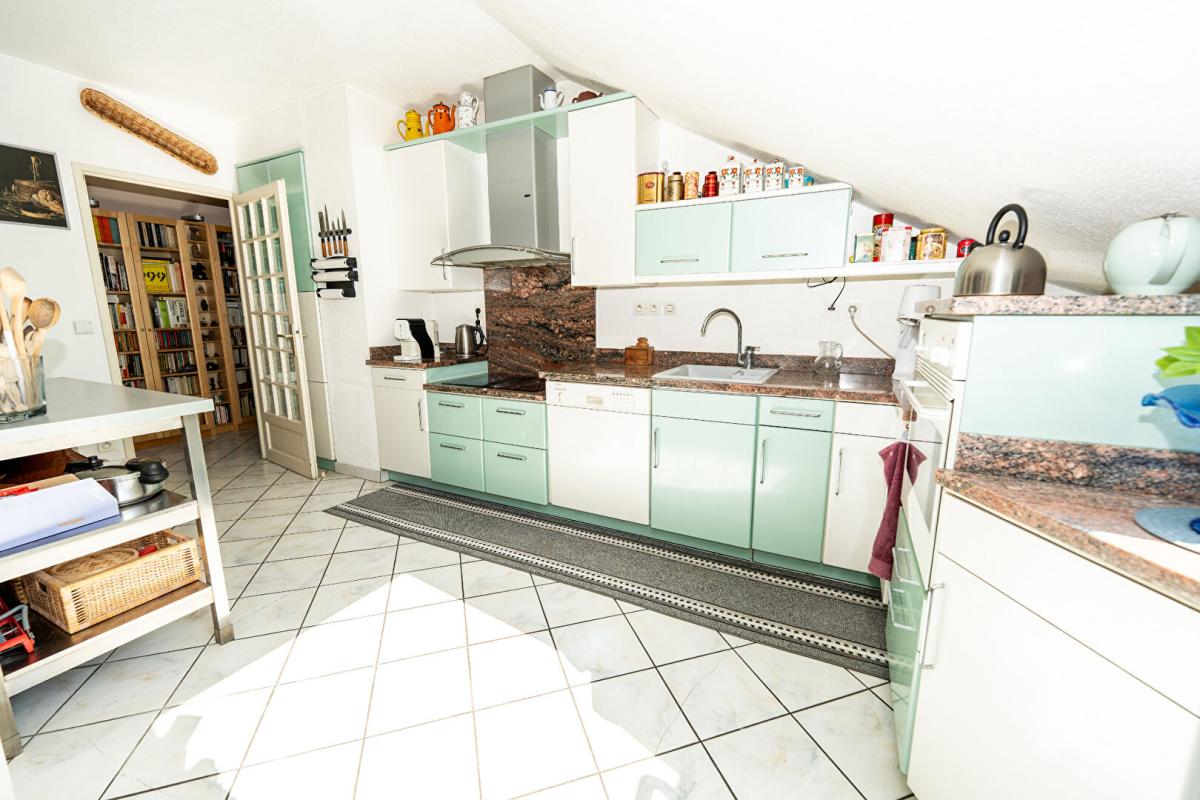 GRENOBLE OPPORTUNITÉ RARE   APPARTEMENT T4 DERNIER ÉTAGE + TERRASSE PANORAMIQUE 65 m² GARAGE 11