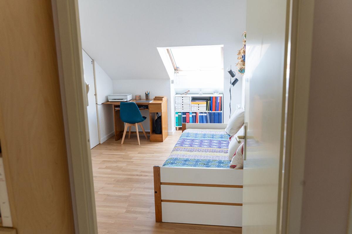 GRENOBLE OPPORTUNITÉ RARE   APPARTEMENT T4 DERNIER ÉTAGE + TERRASSE PANORAMIQUE 65 m² GARAGE 15