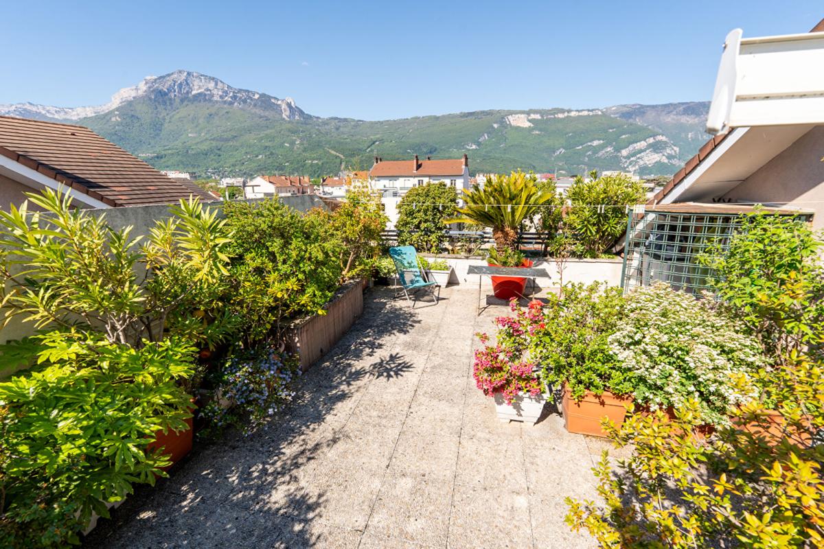 GRENOBLE OPPORTUNITÉ RARE   APPARTEMENT T4 DERNIER ÉTAGE + TERRASSE PANORAMIQUE 65 m² GARAGE 2
