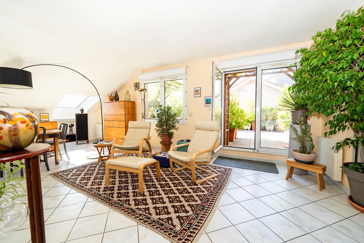 GRENOBLE OPPORTUNITÉ RARE   APPARTEMENT T4 DERNIER ÉTAGE + TERRASSE PANORAMIQUE 65 m² GARAGE 5