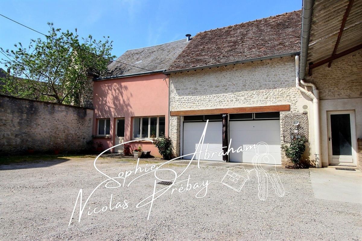 MEREVILLE Charme et volumes : magnifique maison en pierre au coeur de Méréville 12