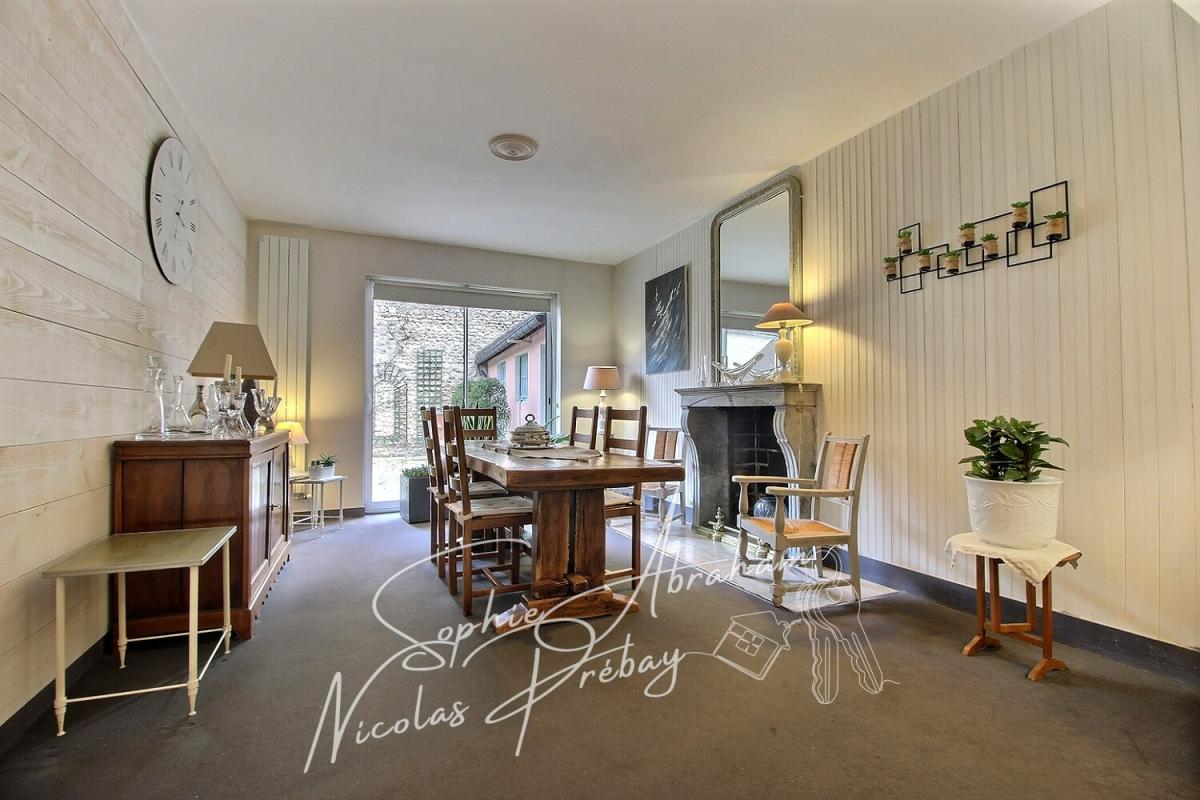 MEREVILLE Charme et volumes : magnifique maison en pierre au coeur de Méréville 2