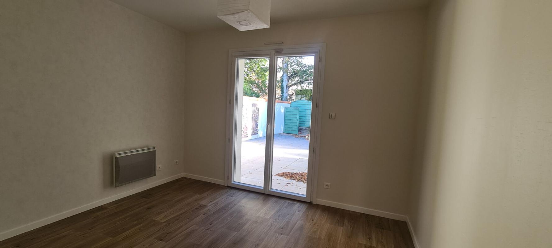 CLISSON Maison Clisson 4 pièces 78.39 M² . 2 Chs . T 307 M² . Garage . Terrasse 12