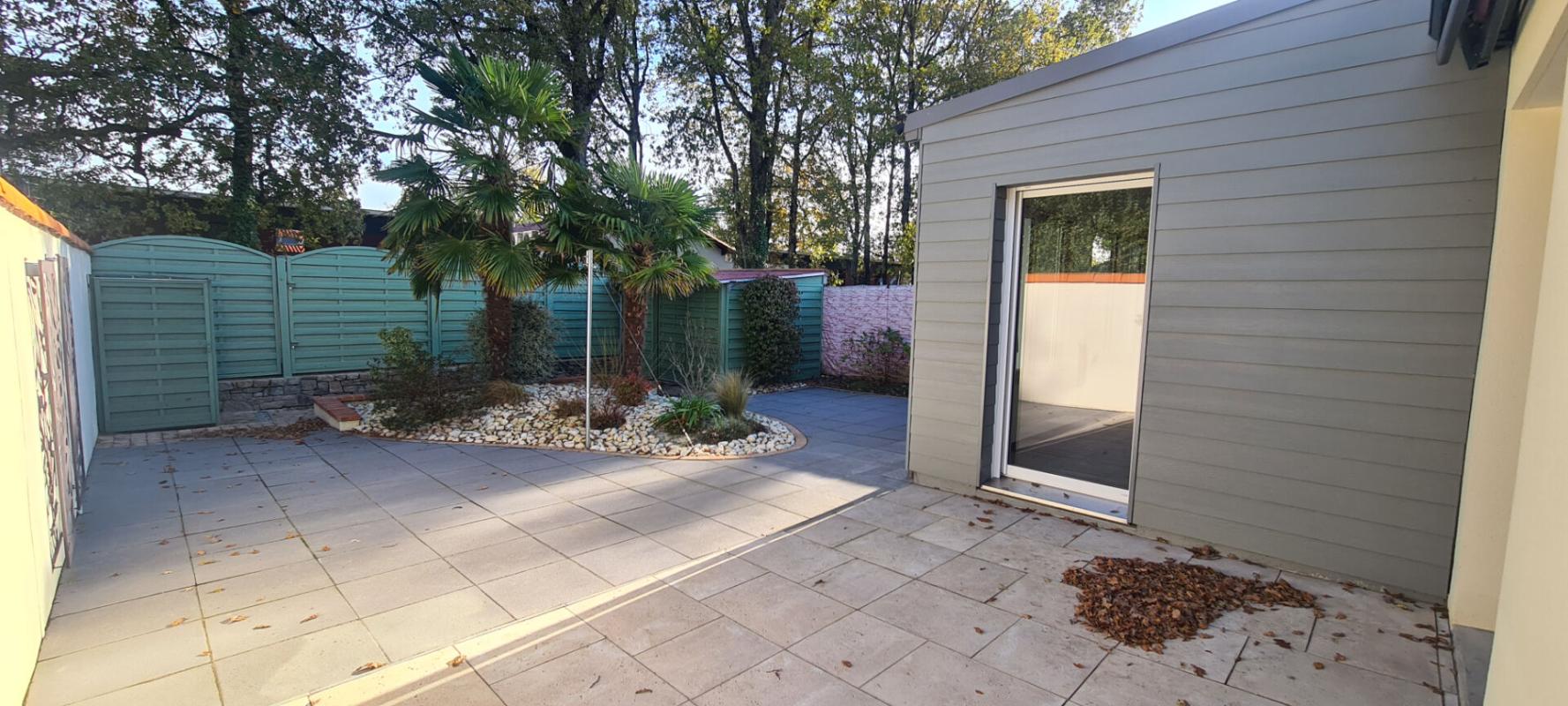 CLISSON Maison Clisson 4 pièces 78.39 M² . 2 Chs . T 307 M² . Garage . Terrasse 4