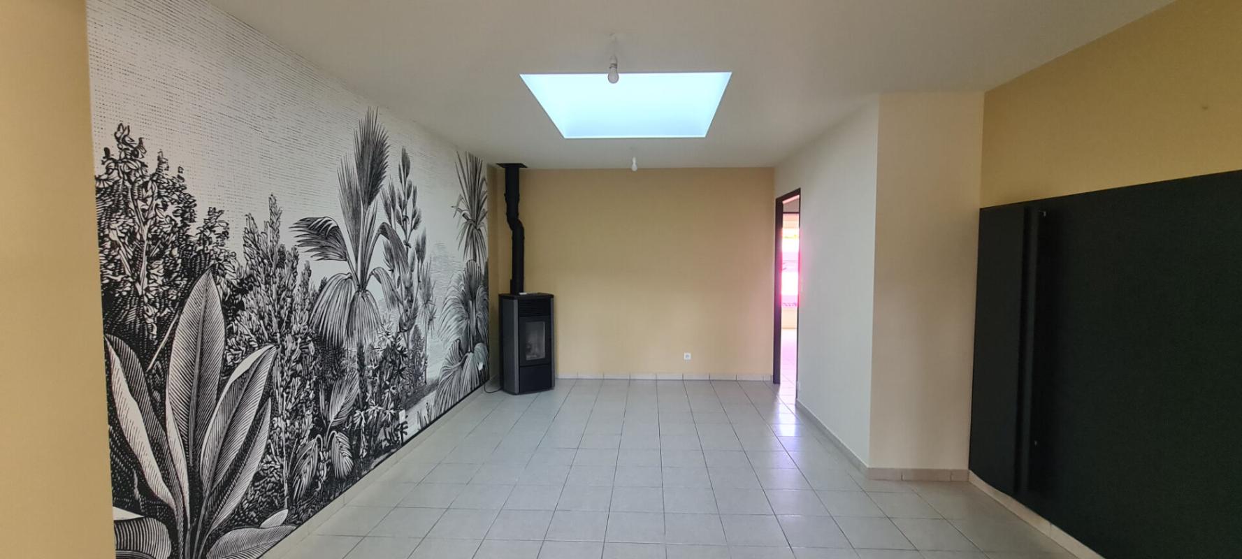 CLISSON Maison Clisson 4 pièces 78.39 M² . 2 Chs . T 307 M² . Garage . Terrasse 5