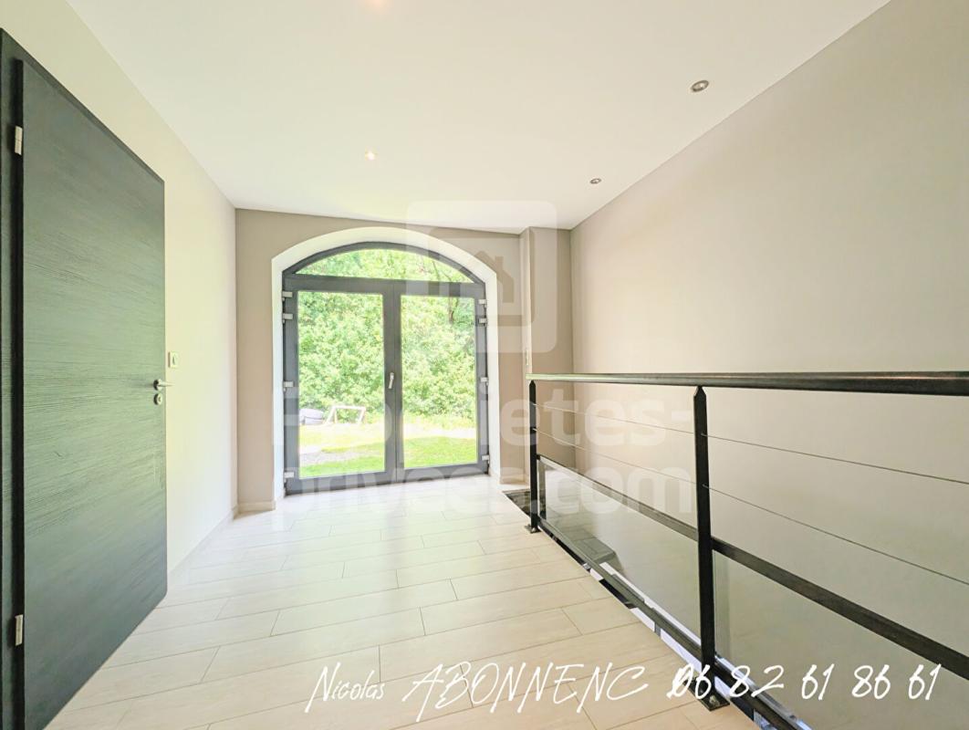 LE GUA Maison Le Gua 8 pièce(s) 270 m2 10