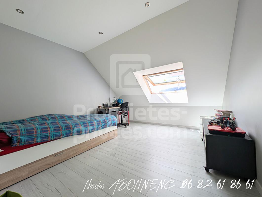 LE GUA Maison Le Gua 8 pièce(s) 270 m2 12