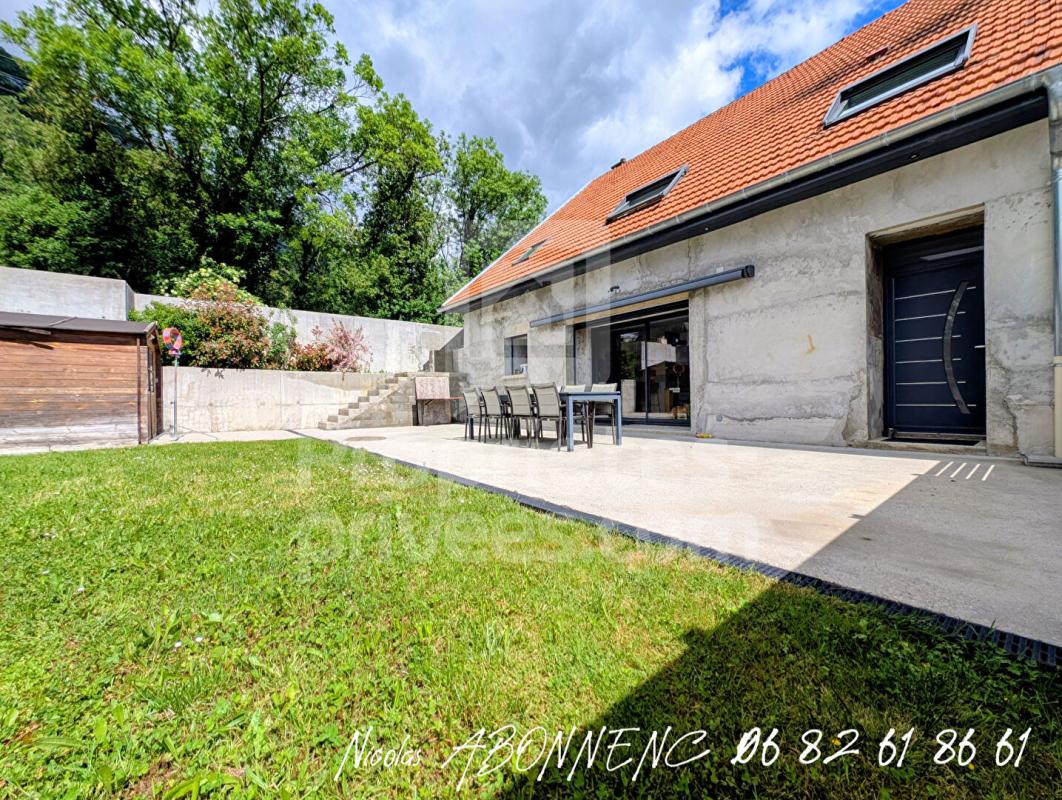 LE GUA Maison Le Gua 8 pièce(s) 270 m2 17