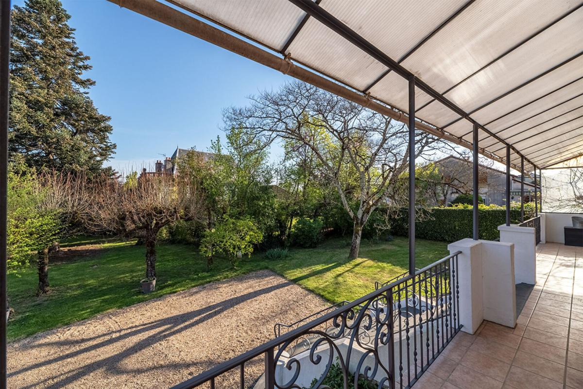 BOULAZAC Maison de ville Boulazac 7 pièce(s) 223 m2 avec piscine intérieure 10