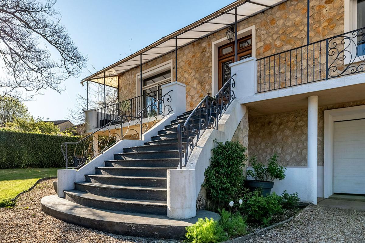 BOULAZAC Maison de ville Boulazac 7 pièce(s) 223 m2 avec piscine intérieure 2