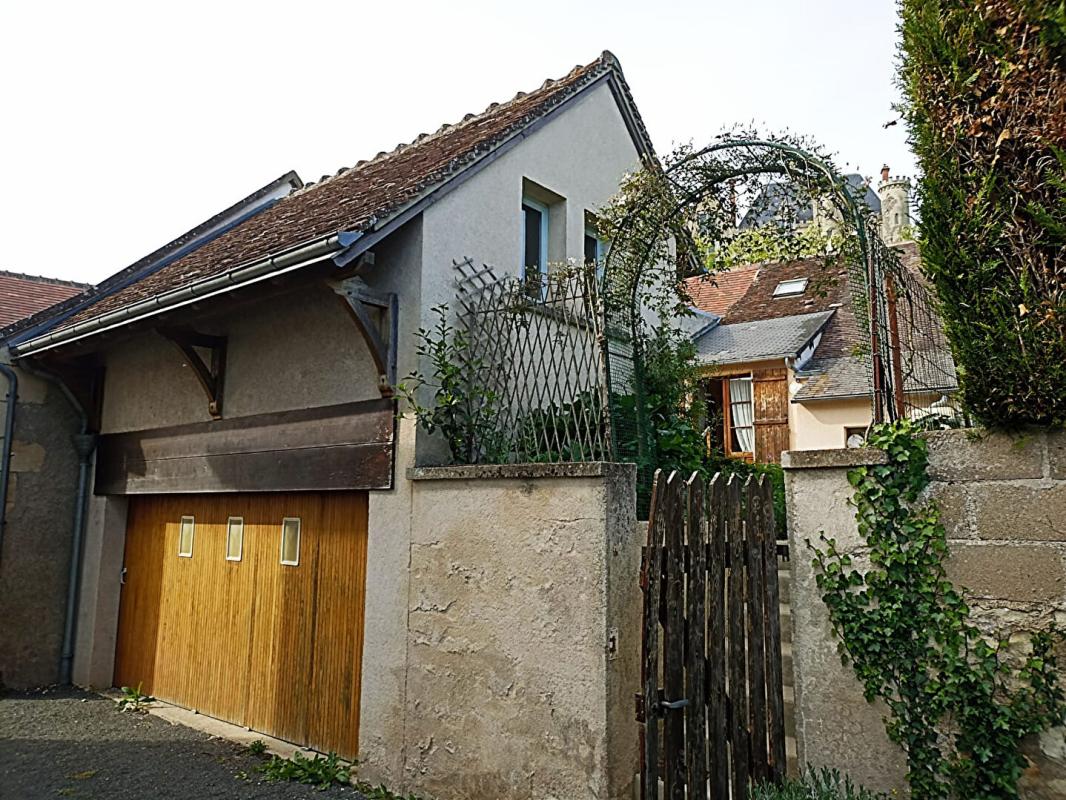 PREUILLY-SUR-CLAISE Maison de pays Preuilly Sur Claise 5 pièces jardin et garage 16