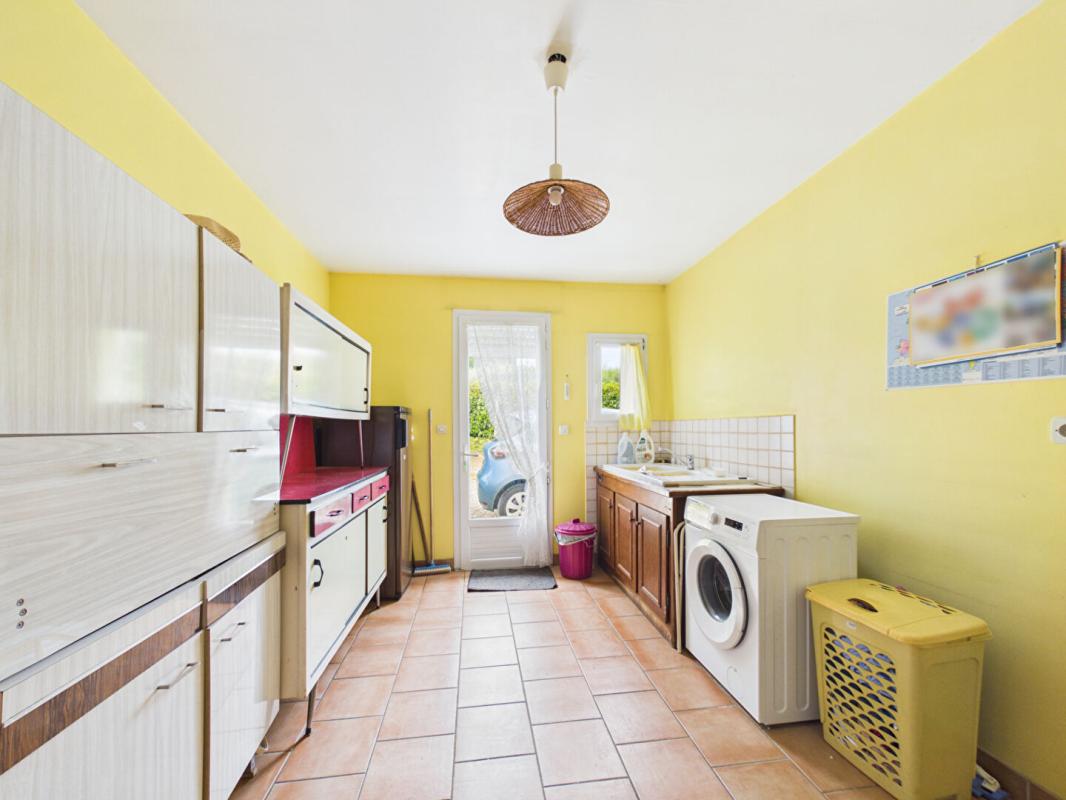 LIGUGE Maison à Ligugé de 230 m2 , 4 chambres +1 studio indépendant, jardin, garage 14