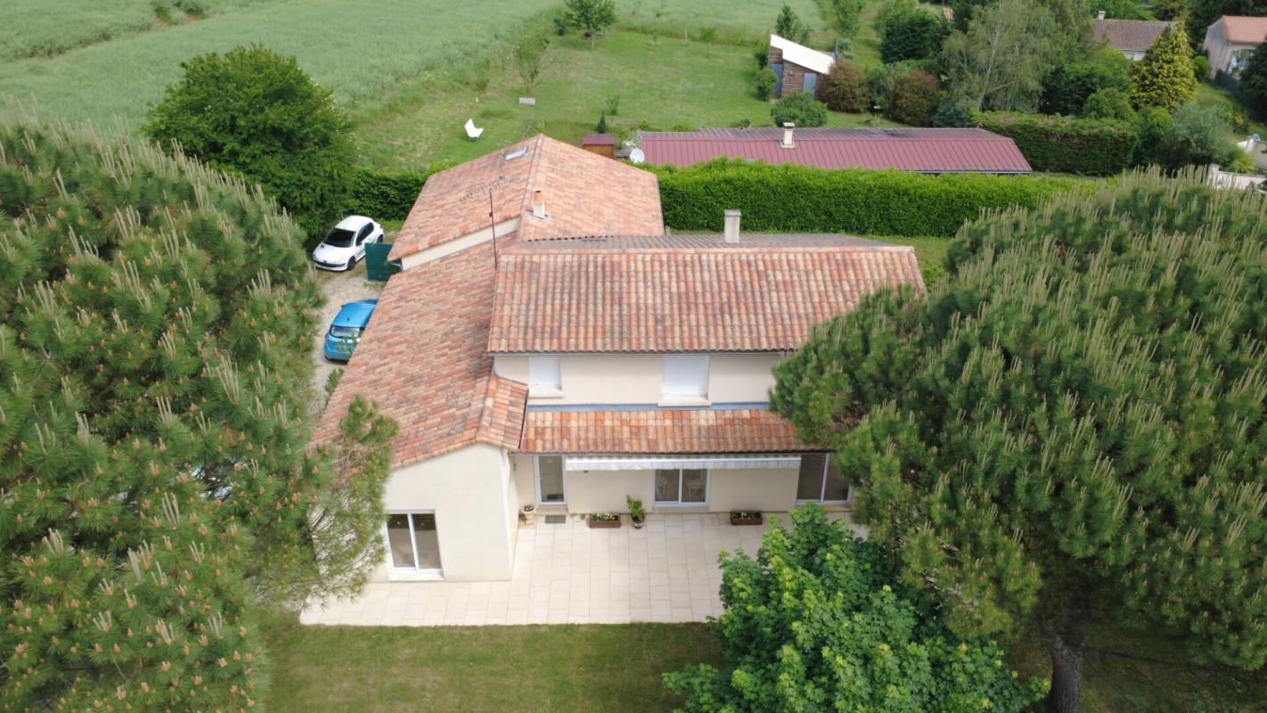 LIGUGE Maison à Ligugé de 230 m2 , 4 chambres +1 studio indépendant, jardin, garage 16