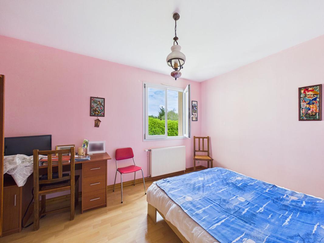 LIGUGE Maison à Ligugé de 230 m2 , 4 chambres +1 studio indépendant, jardin, garage 8