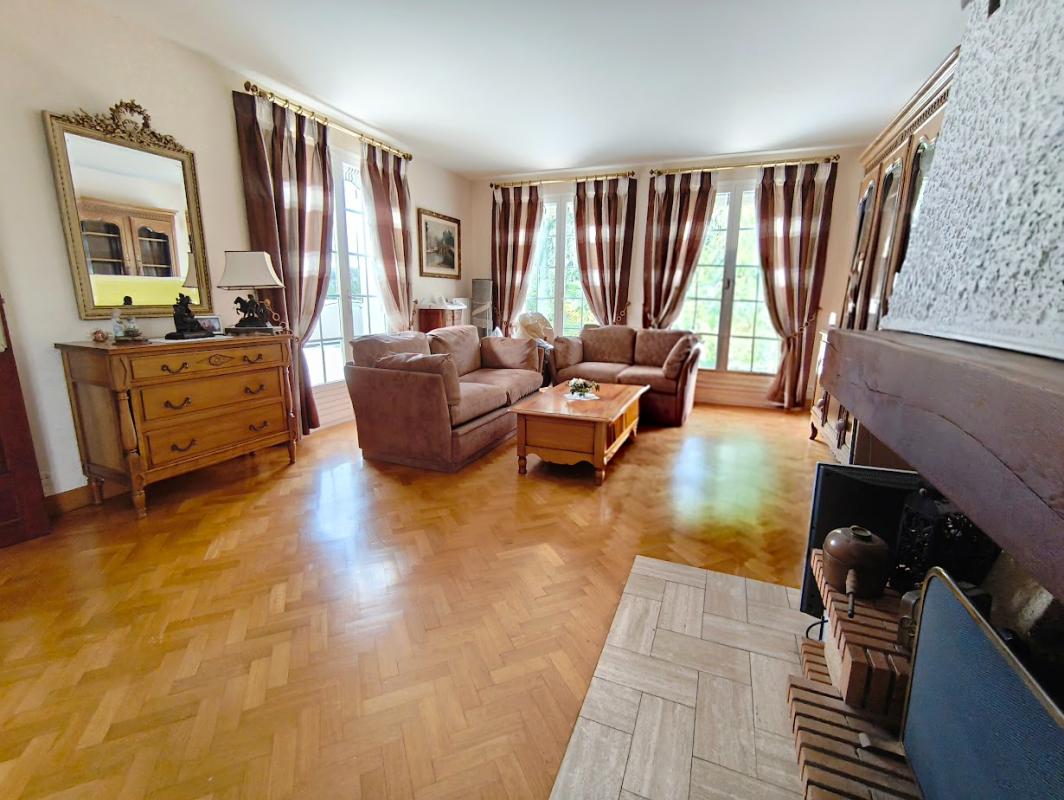 MONTMIRAIL Maison Montmirail avec piscine 6