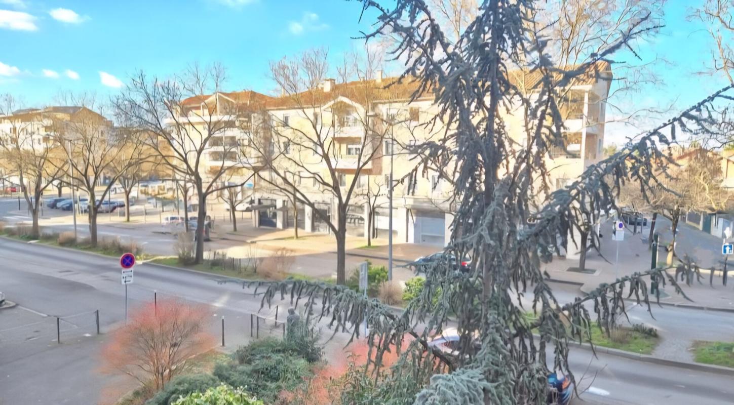 DECINES-CHARPIEU Appartement Decines Charpieu 3 pièce(s) 73.19 m2 1