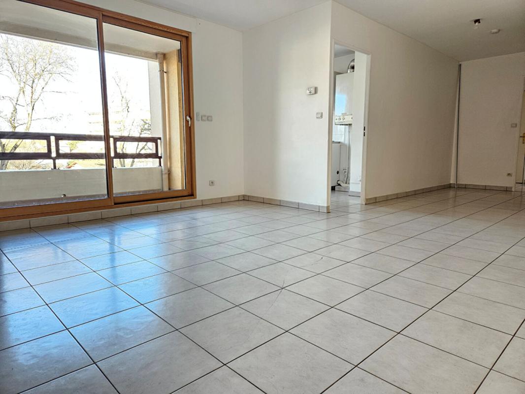 DECINES-CHARPIEU Appartement Decines Charpieu 3 pièce(s) 73.19 m2 3