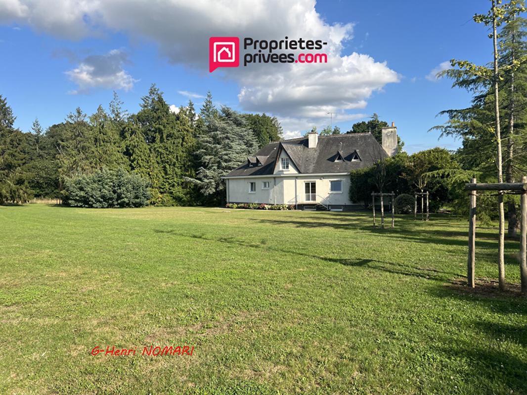 CHATEAUBRIANT Maison Chateaubriant 10 pièce(s) 280 m2, 6 chambres , 10834m² de terrain 1