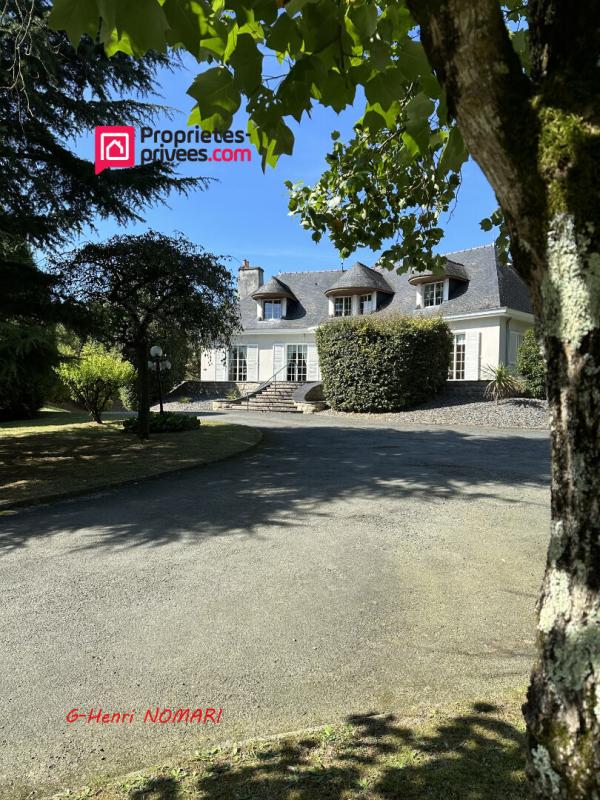 CHATEAUBRIANT Maison Chateaubriant 10 pièce(s) 280 m2, 6 chambres , 10834m² de terrain 2