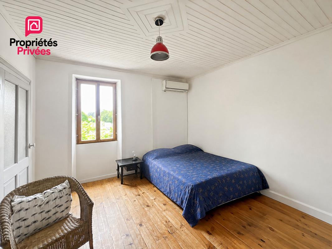 BAZAS Charmante maison en pierre avec dépendance et jardin 10