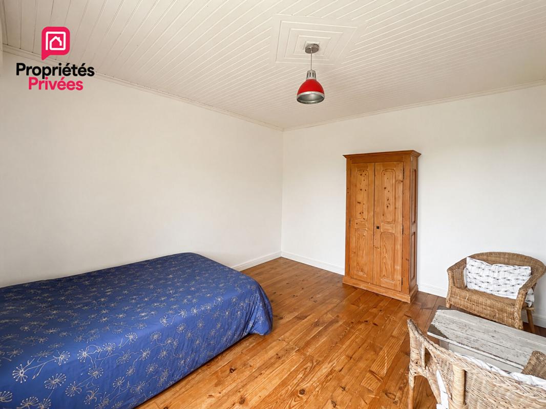 BAZAS Charmante maison en pierre avec dépendance et jardin 11
