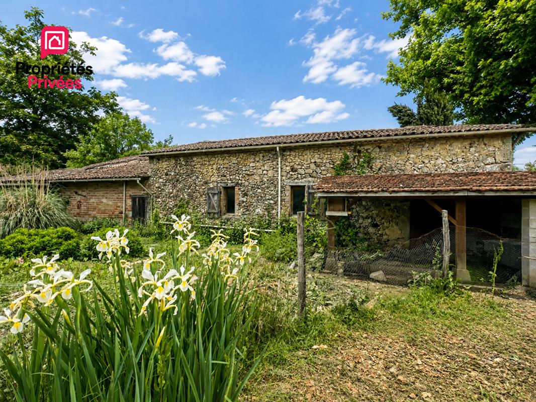 BAZAS Charmante maison en pierre avec dépendance et jardin 17