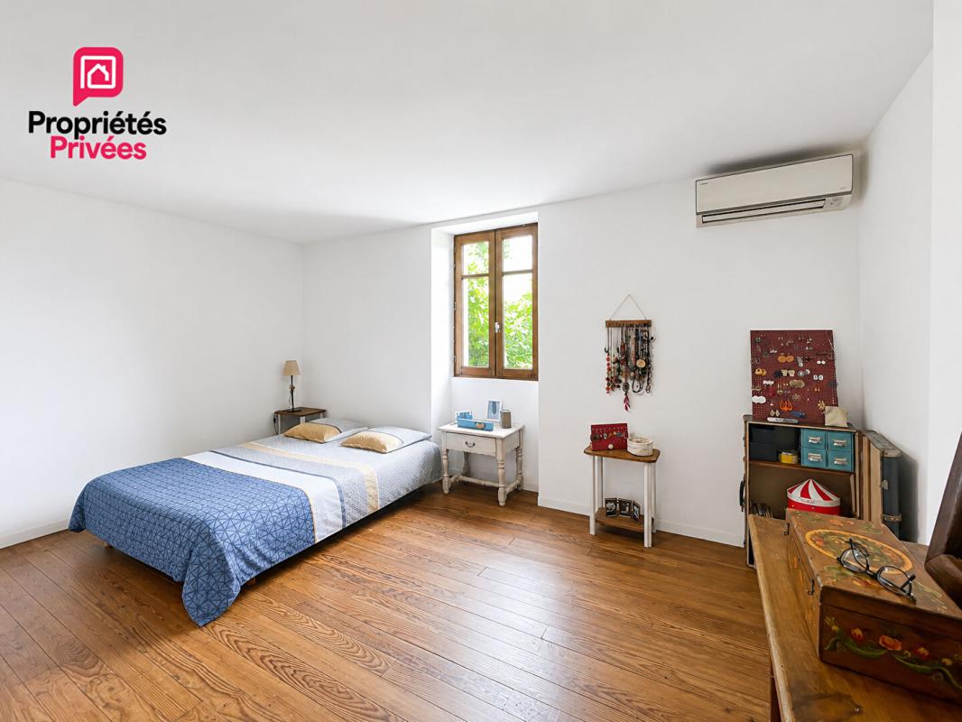 BAZAS Charmante maison en pierre avec dépendance et jardin 8