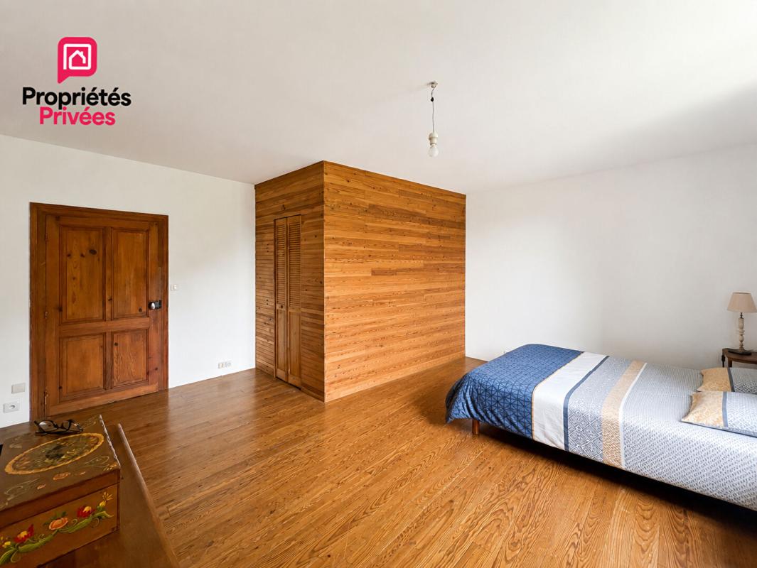 BAZAS Charmante maison en pierre avec dépendance et jardin 9