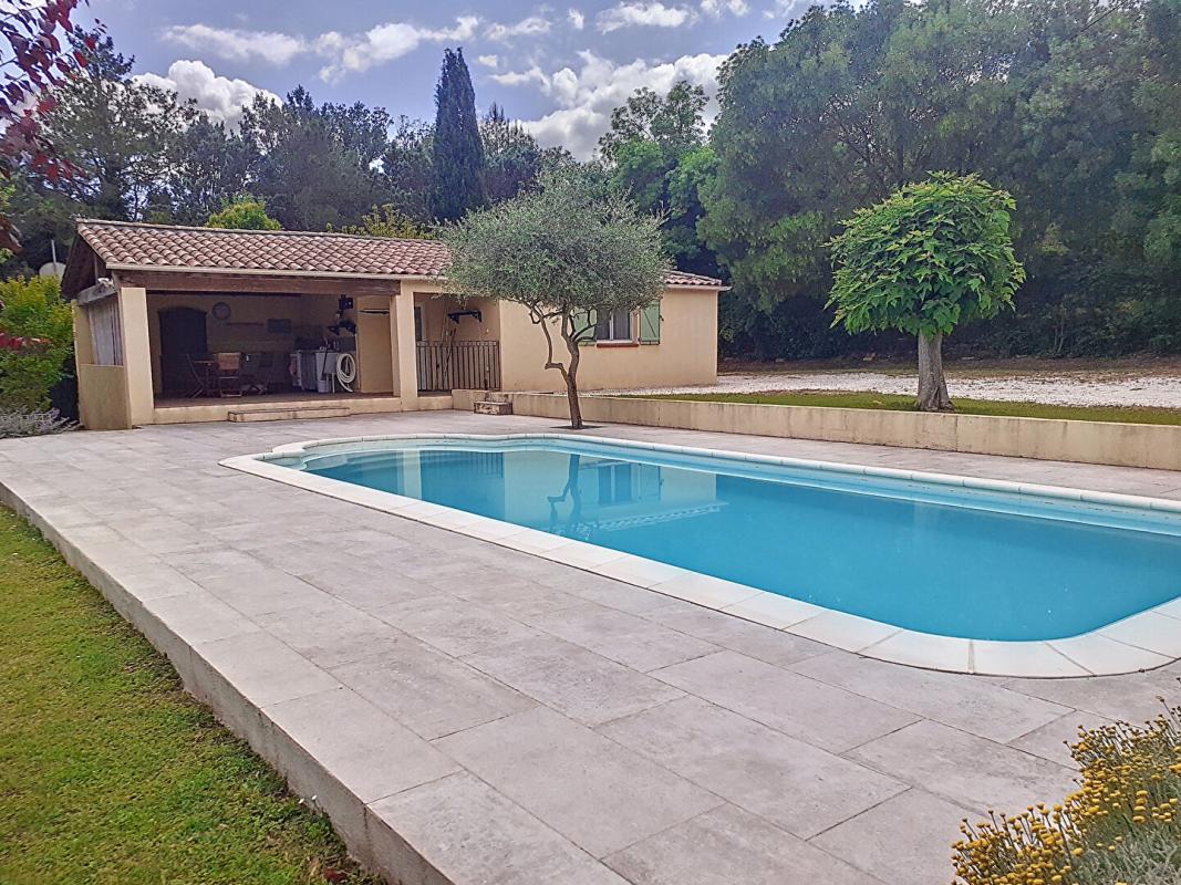 LE VAL Villa sur 1700m² de terrain avec piscine, appartement et garage - LE VAL 3
