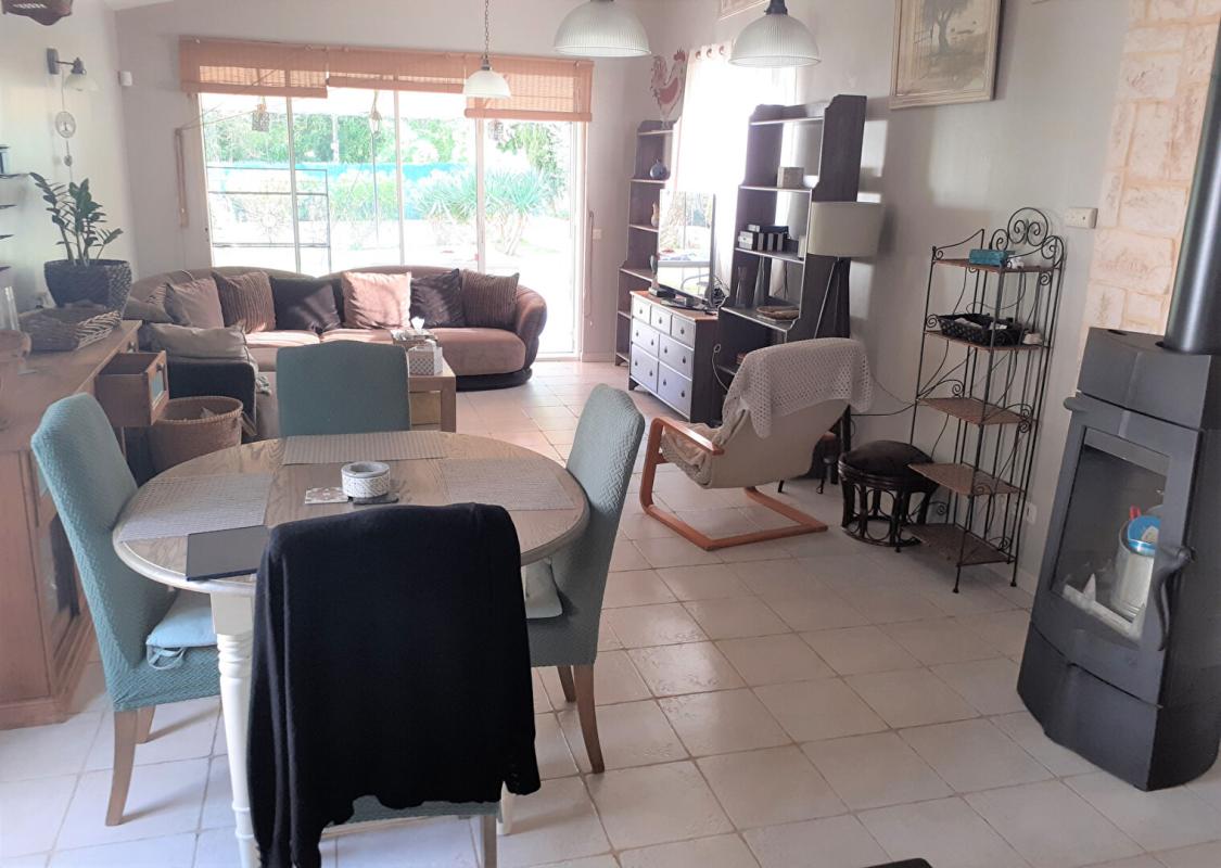 LE VAL Villa sur 1700m² de terrain avec piscine, appartement et garage - LE VAL 5