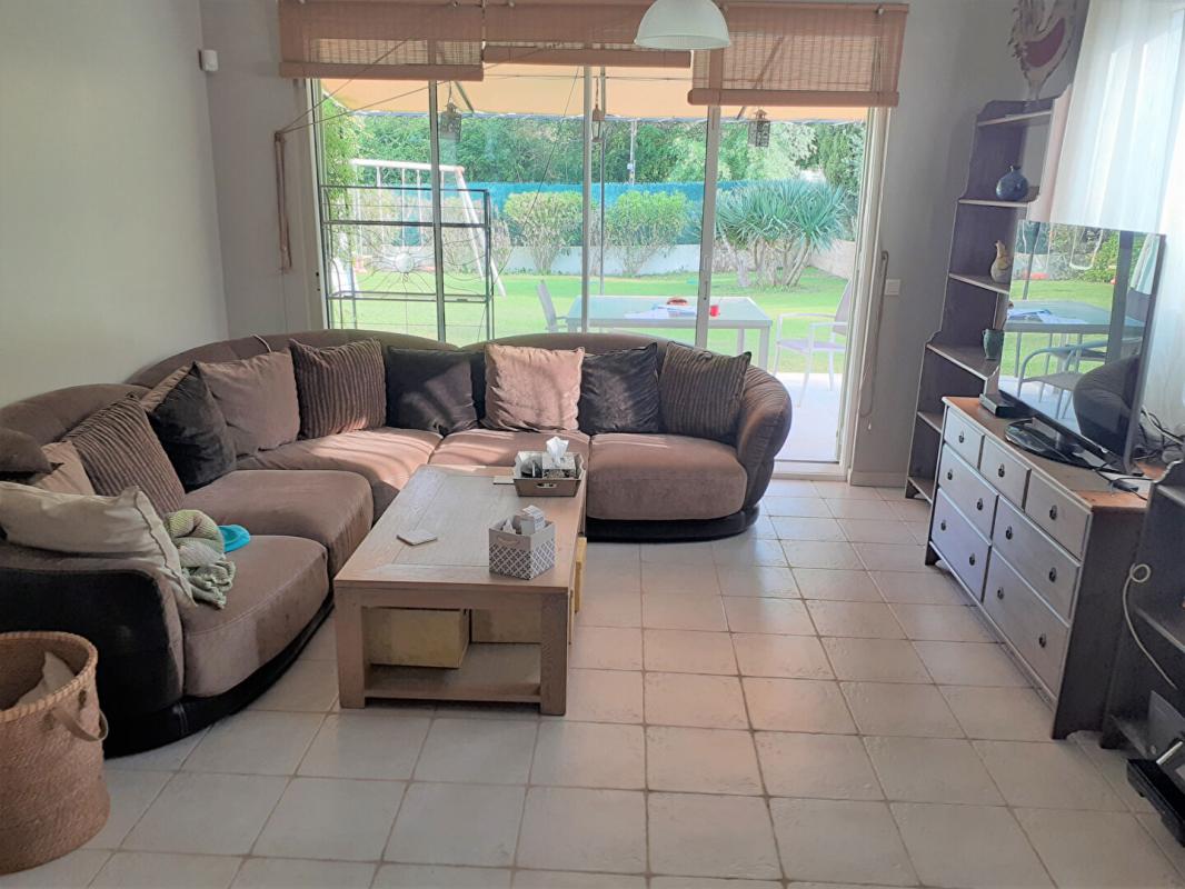 LE VAL Villa sur 1700m² de terrain avec piscine, appartement et garage - LE VAL 6